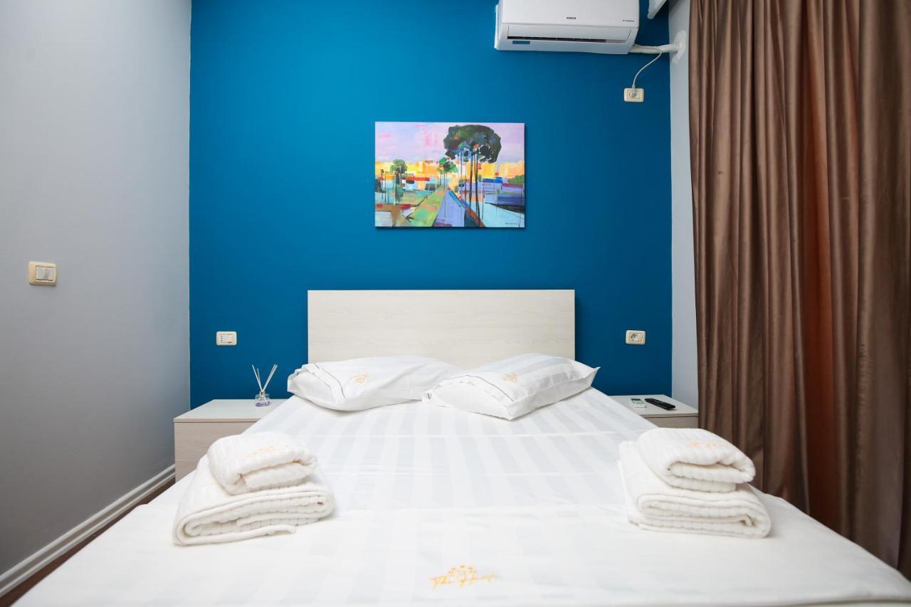 The Hart Hotel Vlore Exterior photo