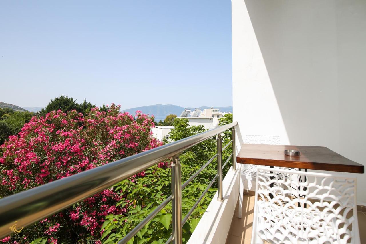 The Hart Hotel Vlore Exterior photo