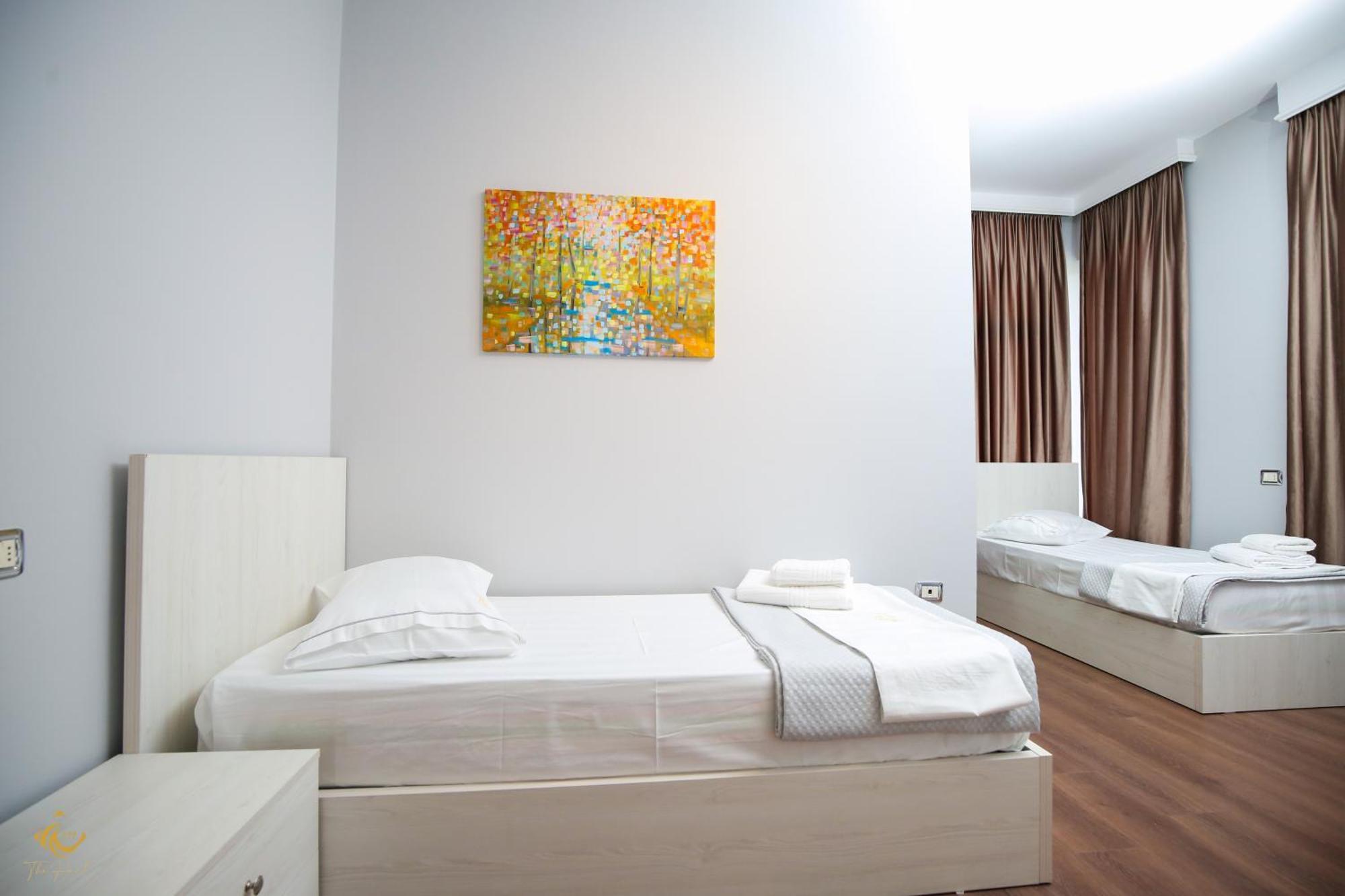 The Hart Hotel Vlore Exterior photo