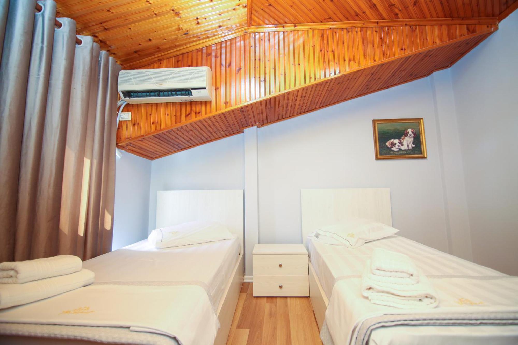 The Hart Hotel Vlore Exterior photo