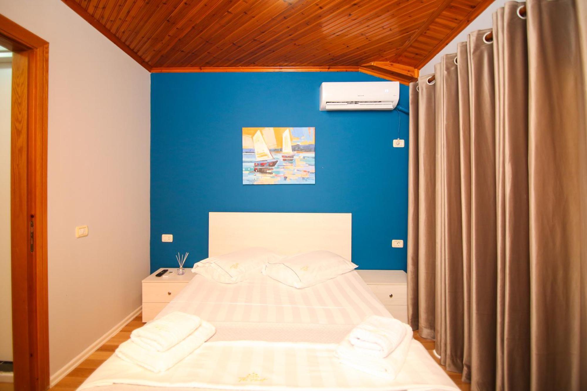 The Hart Hotel Vlore Exterior photo